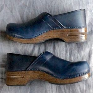 Dansko Blue professional clogs. size 42